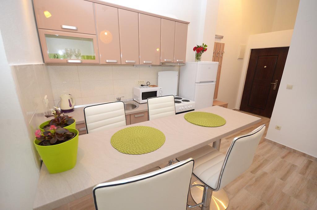 Apartmani Mizdrak โกตอร์ ภายนอก รูปภาพ