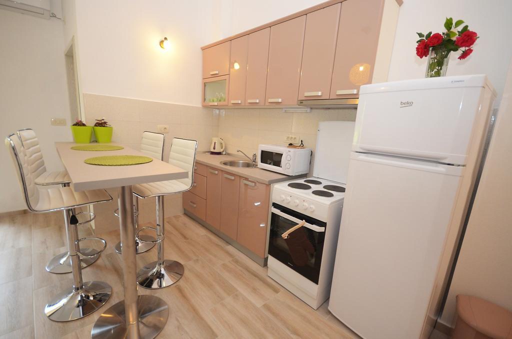 Apartmani Mizdrak โกตอร์ ภายนอก รูปภาพ